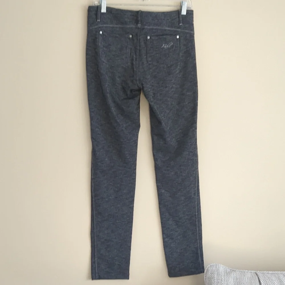10 Short Kuhl Gray Pull On Style Stretchy Activewear Pants - Picture 10 of 15
